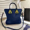 Torebki designerskie nylonowe torba na tote duże worki hobo TOBES RUKCJE Crossbody Torby Trójkąt damski torebka złota metalowe czarne torebki czarne hobos