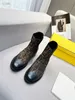 Designer Luxury Boots Men Women Shoes Platform Thin Base Comfort präglade patentläder Mules Copper Triple 1118