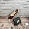 Sapatos de neg￳cios de saltos de grife de luxo sapatos femininos s￣o lindos com estilo de couro de patente importado muito bom muito bom