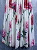 Robe à bretelles en popeline imprimée œillets roses, avec taille fine et grande balançoire, pur coton, printemps/été 2023, 793