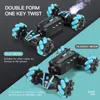 Diecast Model 24G 4WD Gest Sensing RC Toy Spray Twisting With Lights Stunt Drift Controlled R Fjärrkontroll för barn pojkar vuxna 221208