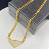 Glänsande full diamant triangel choker uttalande halsband designer 18k guld kedje bokstav halsband för kvinnlig lady party bröllopsdag smycken med låda