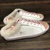 Femmes Spuer-Star Casual Chaussures Designer Chaussures Chaussures d'hiver Marque italienne Golden Sneaker Sequin Classique Blanc Do-Old Dirty Superstar Peluche