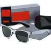 المصمم نظارة شمسية في الهواء الطلق ظلال الشمس الشخصية UV400 أسود نظارات أبيض للرجال والنساء يتم منعها من قبل العديد من الشباب مثل عناصر النظارات الموضة