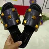 2022 Fashion Valentine Slippers vrouwelijk en licht waterdichte platformschoenen Rainy Beach Student Casual Sandals IJB