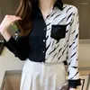 Camicette da donna Camicetta a maniche lunghe in chiffon bianco e nero 2022 Top elegante con scollo a V a righe Mujer Blusa Camicia abbottonata femminile per le donne