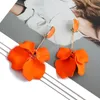 Dangle żyrandol romantyczne słodkie akrylowe kolczyki płatkowe dla kobiet dziewczęta luksusowy długi kwiat wiselan