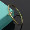 2024 Designer Bangle Single Row Diamond Gold Armband Luxury Monogram smal armband diamant 18K Pläterad 925 bröllopsälskare i rostfritt stål med låda med låda