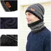 Berretti Cover Head For Men Maglia antivento in pile Cappello invernale da uomo Guanti Sciarpa Tre pezzi Paraorecchie caldo Donna