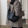 HBP Kvinna stor kapacitet dumplingspåsar Kvinnliga mjuka pu messenger handväskor SOILD Color Leisure Versatile 1021