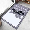 Tapper grijper gewelddadige beren trendy tapijt cartoon tapijt badkamer absorberende kristal fluweel deuropening huis antislip in de deurvoet