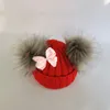 Hårtillbehör barn vinter småbarn baby faux päls fjäril band slips hatt mössa mössa med 2 två dubbla pom poms halsduk öron för flicka
