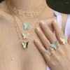 Anéis de casamento 2022 Charme de moda de verão Branco azul rosa CZ Butterfly ouro banhado de luxo de dedo de banda ajustada para mulheres jóias