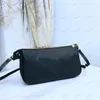 Sac fourre-tout de luxe fourre-tout de créateur sac à main de mode sacs à bandoulière femmes sacs à main motif de fleur étoile M46161 MAXI POCHETTE ACCESSOIRES sac croisé de coude