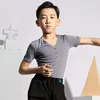 Bühnenkleidung Kurzarm Kinder Latin Dance Tops Professionelles V-Ausschnitt-Design Männliches Tanz-T-Shirt Bauchballsaal Tangokleider