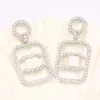 Guldpläterade designers varumärke örhängen designer bokstav örantkvinnor kristall pärla geometrisk örhänge för bröllopsfest juveler tillbehör er0008 2024