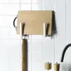 Haken 1 pc's Lijm l-vormige haak muur gemonteerd doek lagen hoeden hanger handdoeken roll papieren cup waterdichte houder keuken badkamer rek
