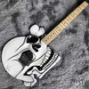 LVYBEST Electric Guitar Custom Oregelbundet special kroppsform skalle stil i slags färger