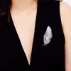Brosches Wulibaby Luxury Feather Women Unisex Classic 2-Color Czech Rhinestone Leaf Pins Gifts