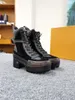 Designer Luxury Women Praureate Desert Black Croc Leather Combat Boots Boots med original Box Bästa kvalitet