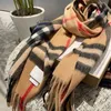 Elegante sjaalontwerpers winter heren echarpe kasjmier sjaals hoofdhals glad koudbestendig sciarpa rood kaki populaire grote ruit lange kwastjes luxe sjaals voor dames