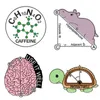 Pinos de esmalte de molécula de cafeína Física Protracturtle Tartaruga Hipopótamo Broche Use Brain Well Lapel Badge Joias Engraçadas Presente Para Estudante