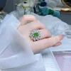 Bagues de cluster Super Flash 4- Couleur artificielle Gem Olivine Bague verte pour femmes 925 Sterling Silver Séparation Galvanoplastie Lu