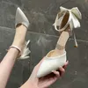 Kledingschoenen witte elegante bowknot dunne hakken pompen vrouwen puntige teen enkelband bruiloftsfeestje vrouw zijden super hoge bruid 221213