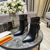 أحذية L01 مصمم أعلى إصدار نقي مصنوع يدويًا 2022s جديد 1V Home Fashion Boots عالي الكعب