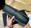 Hot Luxurys Designer Väskor Klassisk modetrend stor kapacitet verklig läderväska axel messenger väska Tassel handväska svart satchel pursesatchel bankett