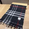 Bekväm lyxiga halsduk Mens Scarfes Designer Cashmere Winter and Autumn Accessories Thicken Sciarpa Girls Boy Fashionable Big Plaid Echarpe Scarves for Women