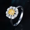 Bröllopsringar Trendiga CZ Zirconia Yellow Fashion Jewelry Women's Engagement Ring for Girls Party Drop Wholesale