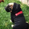 مصمم ملابس الكلاب العلامة التجارية الكلب ملابس ناعمة ودافئة هوديي سترة مع تصميم كلاسيكي نمط الأليف معطف الشتاء سترات الطقس البارد ل XS-XXL PUPPY أسود XL A443
