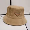 Diseñador de sombrero de cubo para mujeres Triangle Triangle Beanie Bread Brim Hats Casquettes unisex para al aire libre Capas de moda casuales al aire libre