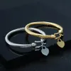 18k Guldarmband Bangle Cable Wire Golden Silver Rose Color Love Heart Charm Bangles Armband med krokst￤ngning f￶r kvinnor M￤n Designer Br￶llopsmycken g￥vor