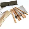 Set di stoviglie 6 pezzi Set di posate in legno Bacchette Coltello Forchetta Cucchiaio Stoviglie portatili con custodia in paglia Gadget pranzo per studenti