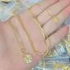 Mode frontière simplicité dame laiton colliers circulaire vert cristal VA alphabétique incrustation pendentifs femmes cuivre chaîne collier bijoux cadeaux VAN1 --05
