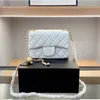 CF 토트 백 핸드백 크로스 바디 어깨 여성 지갑 양모 피부 Sherpa Fluffy Wool Corduroy Purple Cream Cross Body Designer Bag Mini Tabby Pil Channelity