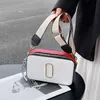 Kvinnors väska med lanyards sommar mode textur bred rem en axel mångsidig messenger väskor2483891