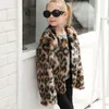 Jackor T0802 Europa och Amerika Fashion Leopard faux p￤lsrock Barnens korta jacka Autumn Winter Girl