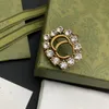 다이아몬드 문자 G 브로치 패션 복고풍 스타일의 기질을 가진 브랜드 디자이너