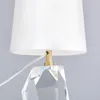 Bordslampor Post-Modern Clear Crystal Lamp Luxury Creative White Tyg vardagsrum Bedside Studie Dekoration Led E27 Desk Light Light Light