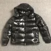 Monclairjacke Mocler dla mężczyzn Zimowe puffer płaszcze płaszcze wyściełane i zagęszczone Klasyczna marka francuska franka z kapturem Zip Winter 164