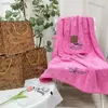 Juego de toallas de baño de 2 piezas Toalla de diseñador de terciopelo coralino Toallas de cara de letras Absorbente de lujo para hombres y mujeres Paños de lavado manta