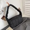 Kv￤llsp￥sar Designer Down Cotton Nylon Shoulder Bag Woman vadderade damer Handv￤ska Fashion Solid Quilted Women's Cosmetic