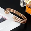 Bangle trendy multi-layer pijl charme sportieve mannen dames armbanden zachte ketting roestvrij staal open manchet wrapbanden