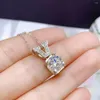 Цепи мимо алмазного испытания идеального разреза 1CT Moissanite S925 Серебряный серебряный V-образный ожерелье для головы на голове ювелирные изделия