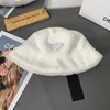 Kvinnors designer vinter beanie män skalle möss