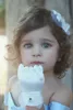 Neue babyblaue Blumenmädchenkleider, schulterfrei, großer Bogen, Hallo-Lo-Satin, schlichtes Prinzessin-Mädchen-Festzug-Kleid für Kinder, Kleinkind-Kleid, individuell