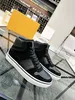 Beroemde ontwerptabs Mannen Sneakers schoenen Suede lederen kant gestempeld Logo Rubber Pebble Sports High-Top Skateboard Walking EU38-46 met doos